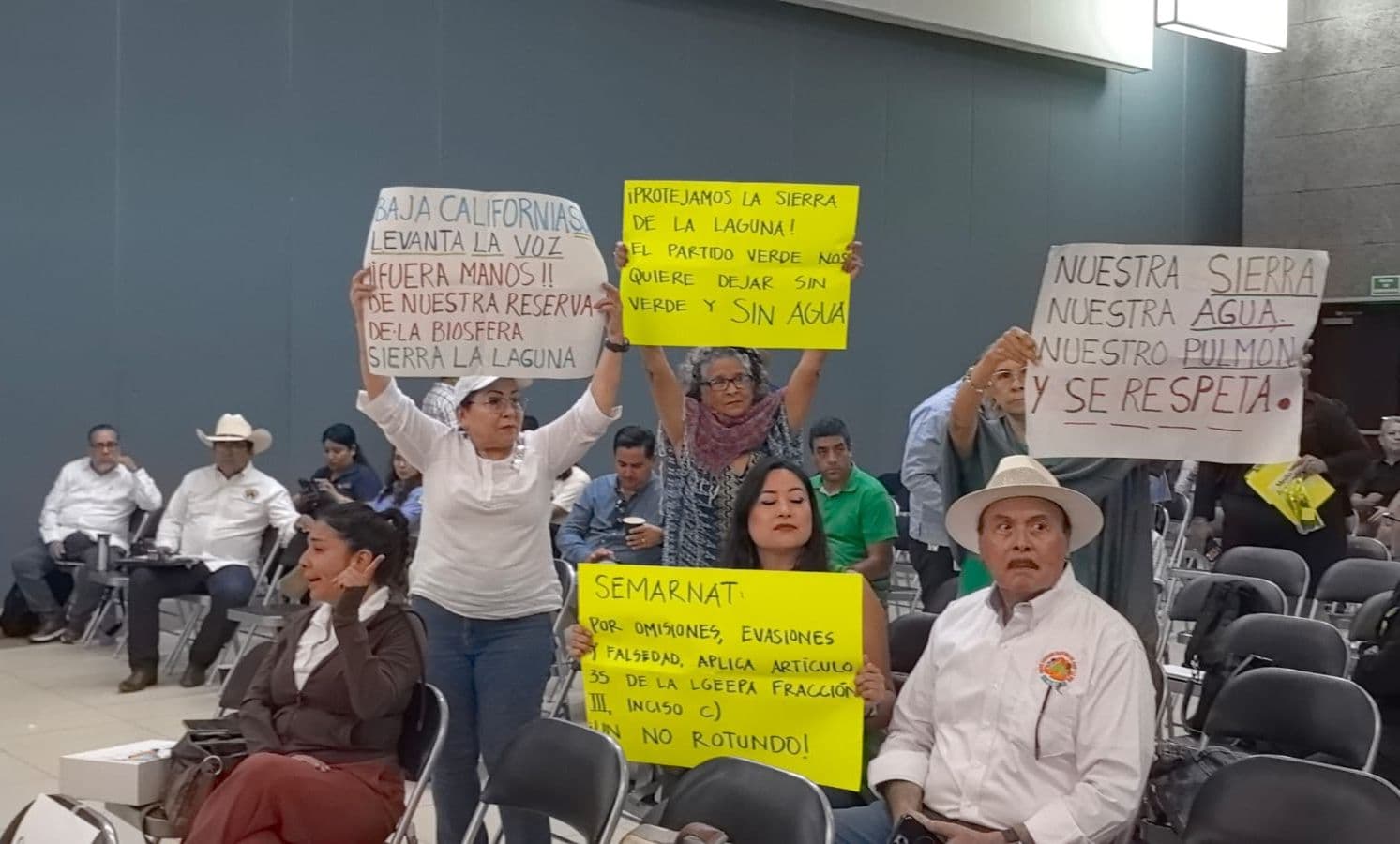 “Daña, pide perdón y luego tramita el permiso”: Lluvia de reclamos marca reunión de Semarnat por obras en Sierra La Laguna